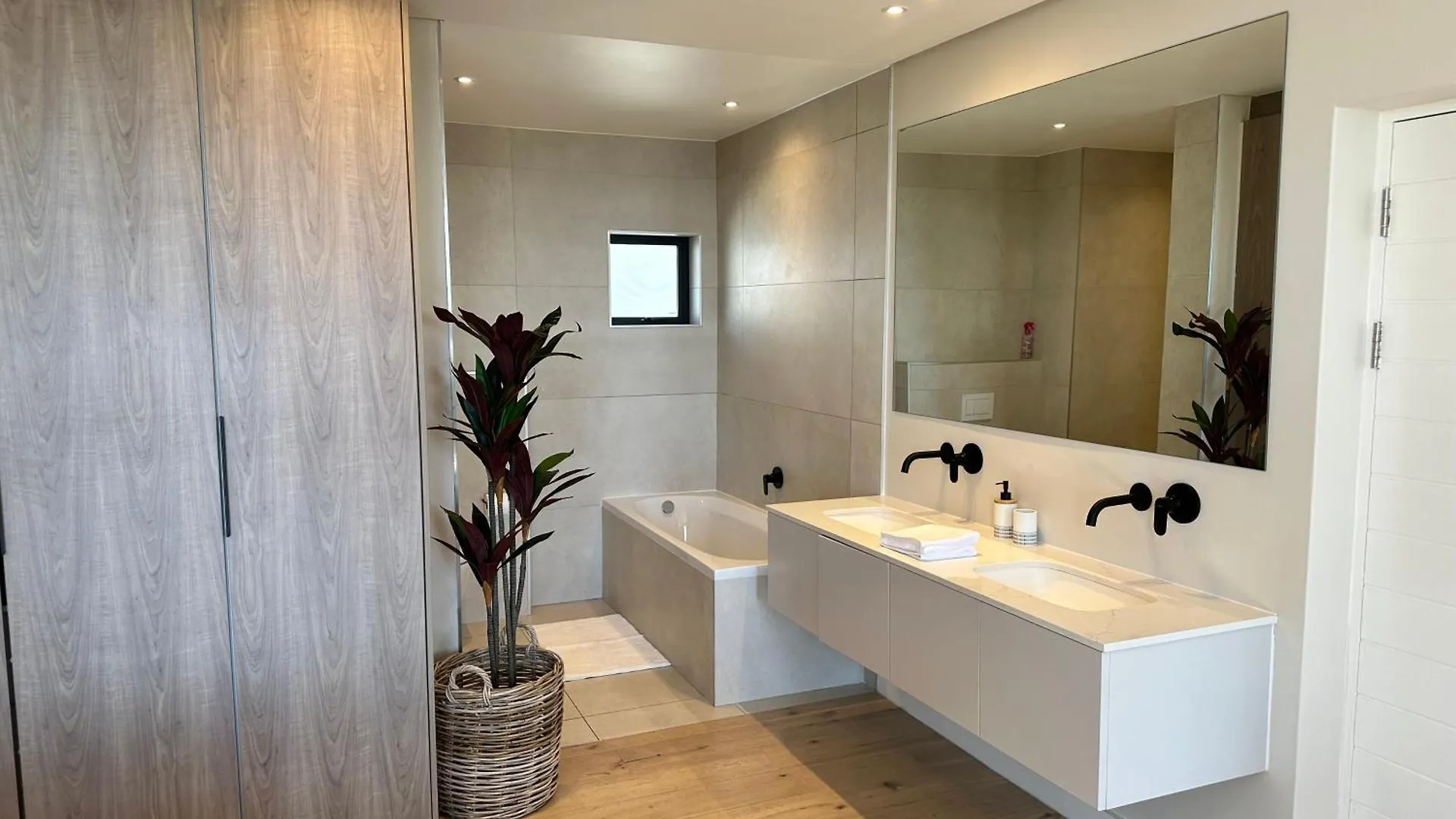 Newlands Peak 9Th Floor Penthouse Apartment Cape Town