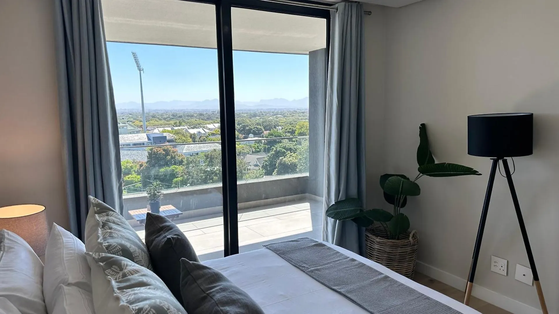 Newlands Peak 9Th Floor Penthouse Apartment Cape Town